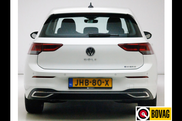 Volkswagen Golf 1.4 eHybrid 204 PK | Camera | Elec. Ergo best. stoel met geheugen en massage | Adap.Cruise, Travelassist, Navigatie, App. connect, IQ Led