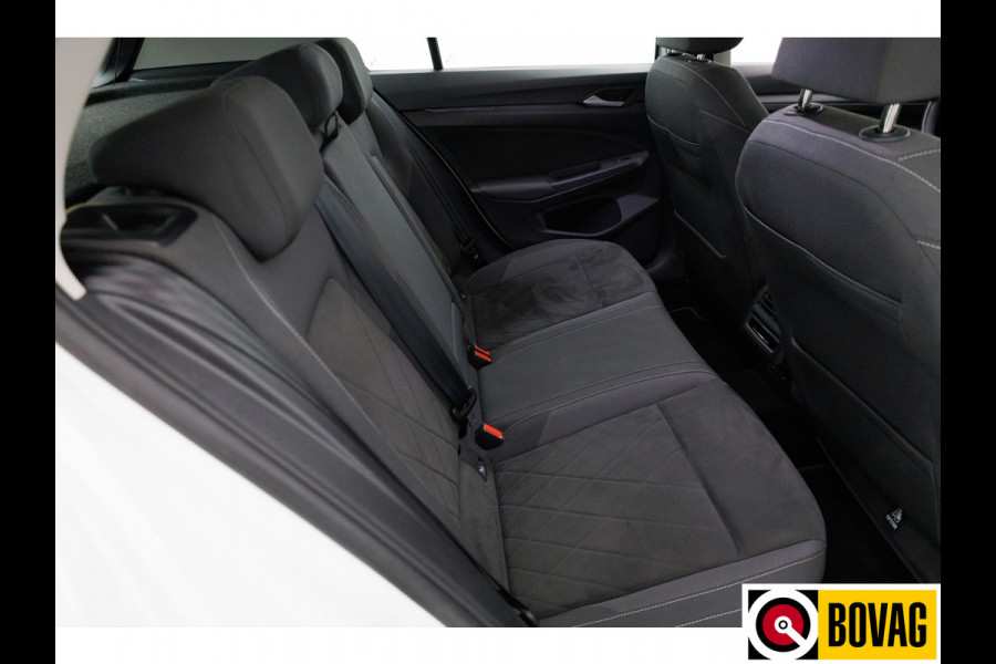 Volkswagen Golf 1.4 eHybrid 204 PK | Camera | Elec. Ergo best. stoel met geheugen en massage | Adap.Cruise, Travelassist, Navigatie, App. connect, IQ Led