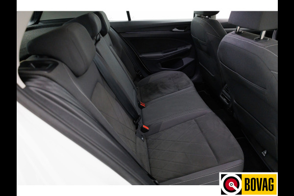 Volkswagen Golf 1.4 eHybrid 204 PK | Camera | Elec. Ergo best. stoel met geheugen en massage | Adap.Cruise, Travelassist, Navigatie, App. connect, IQ Led