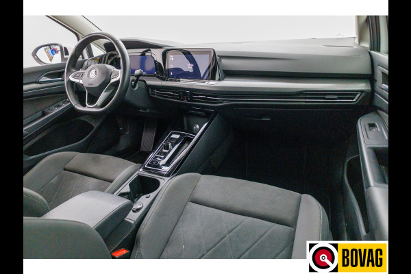 Volkswagen Golf 1.4 eHybrid 204 PK | Camera | Elec. Ergo best. stoel met geheugen en massage | Adap.Cruise, Travelassist, Navigatie, App. connect, IQ Led