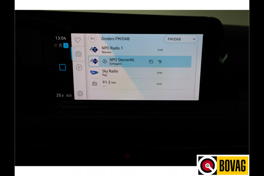 Volkswagen Golf 1.4 eHybrid 204 PK | Camera | Elec. Ergo best. stoel met geheugen en massage | Adap.Cruise, Travelassist, Navigatie, App. connect, IQ Led