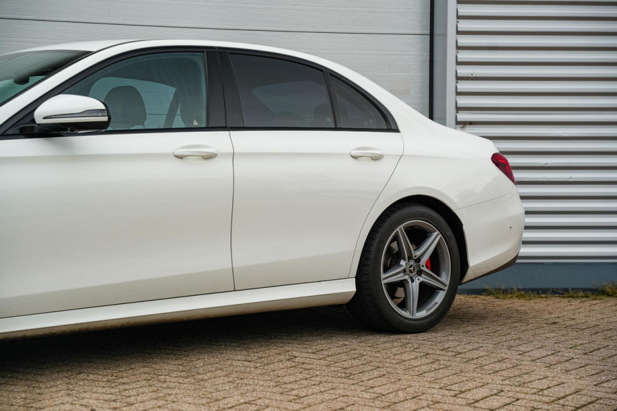 Mercedes-Benz E-Klasse 300 d Sport Edition AMG WideScreen Adapt. Cruise Memory Ambient Trekhaak Mercedes-Benz E-Klasse 300 d Sport Edition AMG WideScreen Adapt. Cruise Memory Ambient Trekhaak