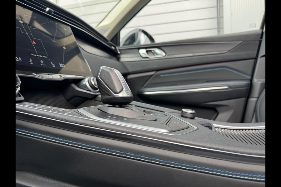 Lynk & Co 01 1.5 Bomvol Black Edition 261PK 360°Camera Lynk & Co 01 1.5 Bomvol Black Edition 261PK 360°Camera