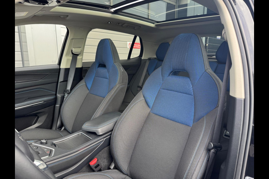 Lynk & Co 01 1.5 Bomvol Black Edition 261PK 360°Camera Lynk & Co 01 1.5 Bomvol Black Edition 261PK 360°Camera