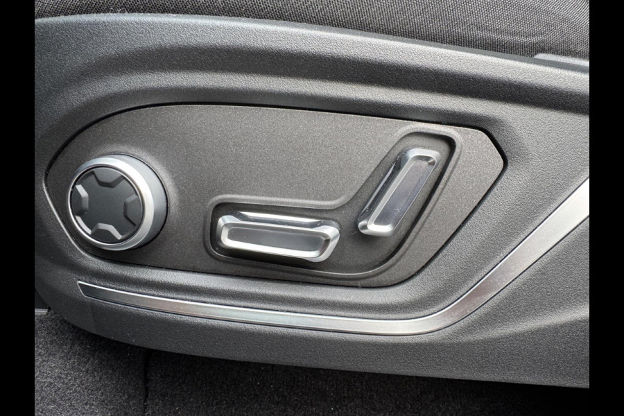 Lynk & Co 01 1.5 Bomvol Black Edition 261PK 360°Camera Lynk & Co 01 1.5 Bomvol Black Edition 261PK 360°Camera