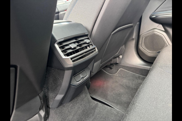 Lynk & Co 01 1.5 Bomvol Black Edition 261PK 360°Camera Lynk & Co 01 1.5 Bomvol Black Edition 261PK 360°Camera