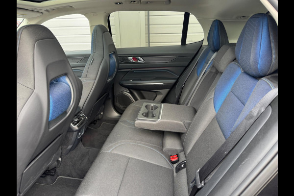 Lynk & Co 01 1.5 Bomvol Black Edition 261PK 360°Camera Lynk & Co 01 1.5 Bomvol Black Edition 261PK 360°Camera