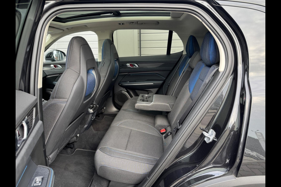 Lynk & Co 01 1.5 Bomvol Black Edition 261PK 360°Camera Lynk & Co 01 1.5 Bomvol Black Edition 261PK 360°Camera