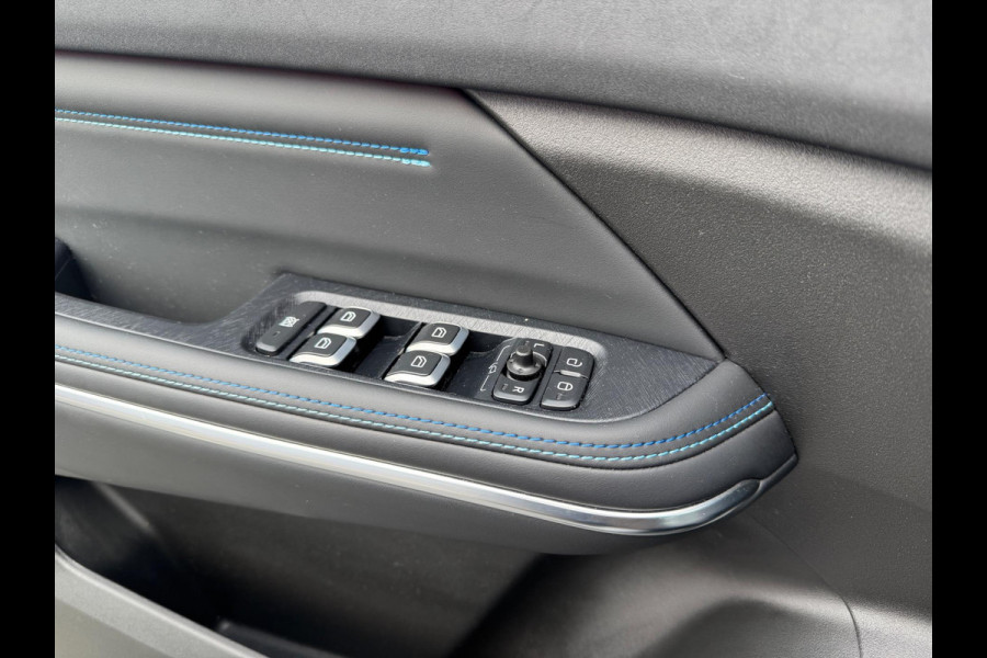 Lynk & Co 01 1.5 Bomvol Black Edition 261PK 360°Camera Lynk & Co 01 1.5 Bomvol Black Edition 261PK 360°Camera