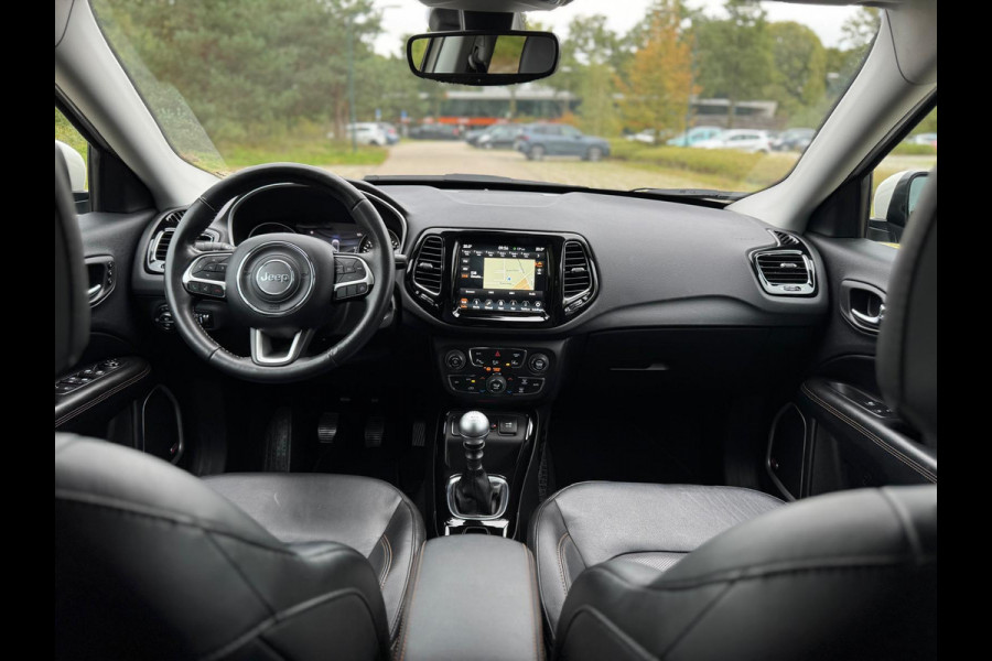Jeep Compass 1.4 MultiAir Limited, parelmoer wit, achteruitrijcamera, trekhaak, leder, vele opties,NL auto met nap Jeep Compass 1.4 MultiAir Limited, parelmoer wit, achteruitrijcamera, trekhaak, leder, vele opties,NL auto met nap