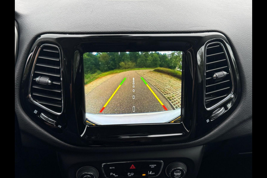 Jeep Compass 1.4 MultiAir Limited, parelmoer wit, achteruitrijcamera, trekhaak, leder, vele opties,NL auto met nap Jeep Compass 1.4 MultiAir Limited, parelmoer wit, achteruitrijcamera, trekhaak, leder, vele opties,NL auto met nap