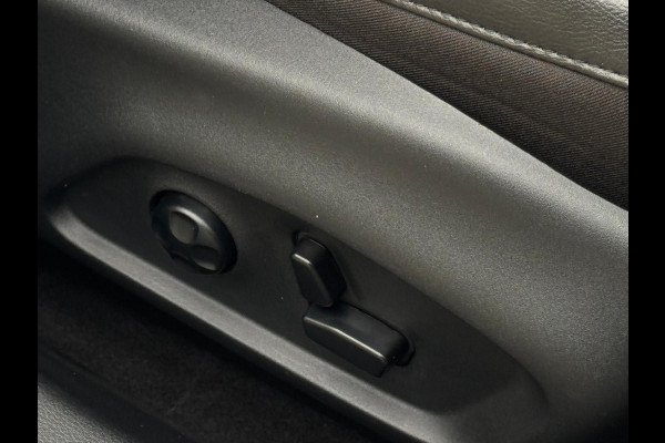 Jeep Compass 1.4 MultiAir Limited, parelmoer wit, achteruitrijcamera, trekhaak, leder, vele opties,NL auto met nap Jeep Compass 1.4 MultiAir Limited, parelmoer wit, achteruitrijcamera, trekhaak, leder, vele opties,NL auto met nap