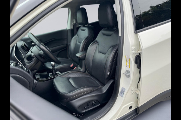 Jeep Compass 1.4 MultiAir Limited, parelmoer wit, achteruitrijcamera, trekhaak, leder, vele opties,NL auto met nap Jeep Compass 1.4 MultiAir Limited, parelmoer wit, achteruitrijcamera, trekhaak, leder, vele opties,NL auto met nap