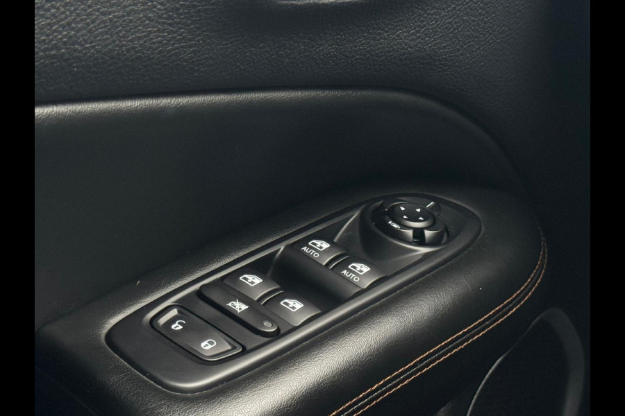 Jeep Compass 1.4 MultiAir Limited, parelmoer wit, achteruitrijcamera, trekhaak, leder, vele opties,NL auto met nap Jeep Compass 1.4 MultiAir Limited, parelmoer wit, achteruitrijcamera, trekhaak, leder, vele opties,NL auto met nap