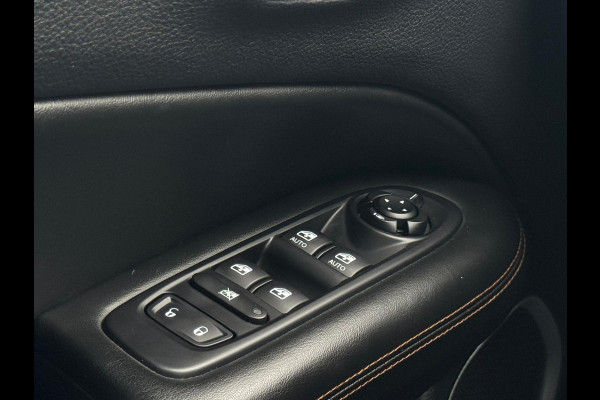 Jeep Compass 1.4 MultiAir Limited, parelmoer wit, achteruitrijcamera, trekhaak, leder, vele opties,NL auto met nap Jeep Compass 1.4 MultiAir Limited, parelmoer wit, achteruitrijcamera, trekhaak, leder, vele opties,NL auto met nap