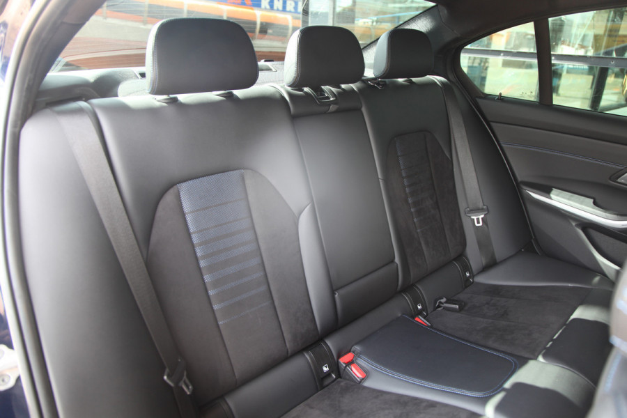 BMW 3-serie 330e M Sport HD/Adaptive/trekhaak/laser/Memory