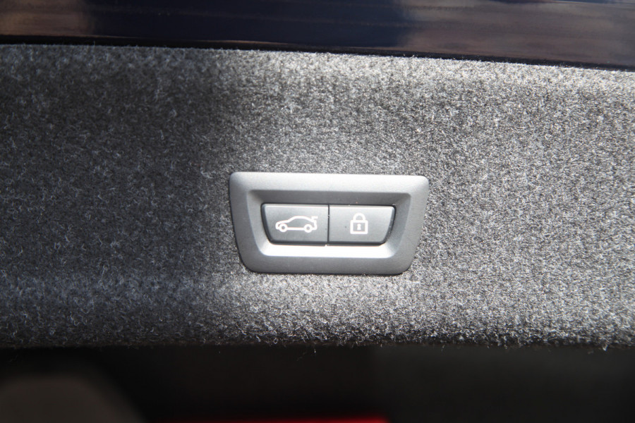 BMW 3-serie 330e M Sport HD/Adaptive/trekhaak/laser/Memory