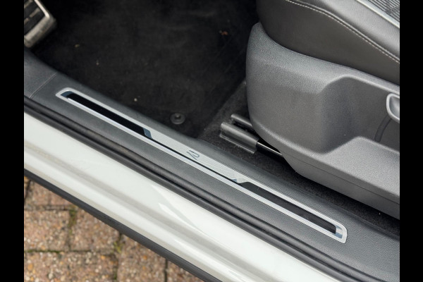 Volkswagen Tiguan 2.0 TSI 4Motion R-LINE 2021 AUT PANO NAP!