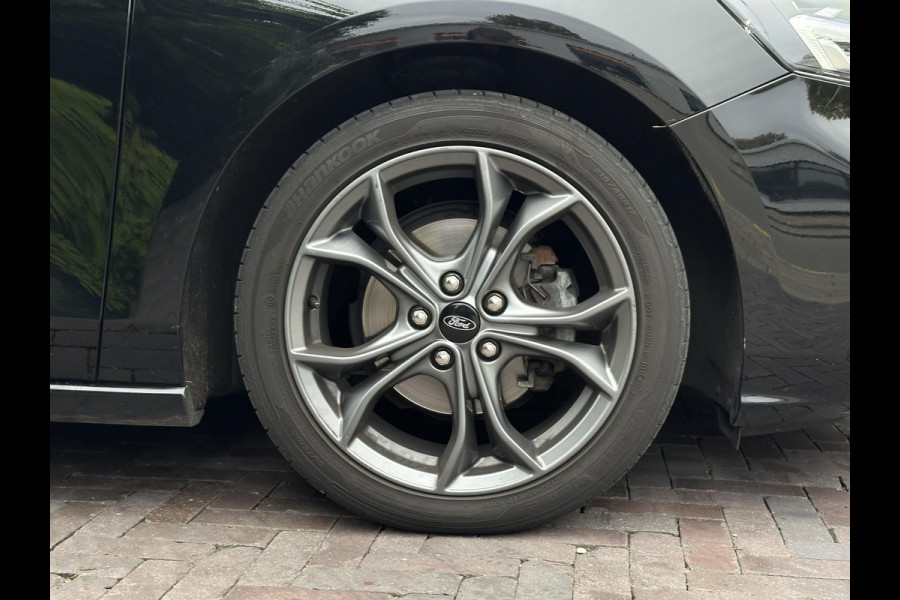 Ford Focus 1.5 EcoBoost ST Line Business Ford Focus 1.5 EcoBoost ST Line Business