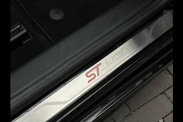 Ford Focus 1.5 EcoBoost ST Line Business Ford Focus 1.5 EcoBoost ST Line Business