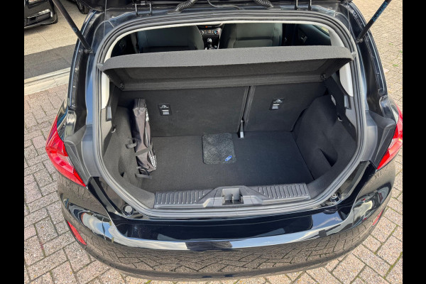 Ford Fiesta 1.1 Trend 2018 ZWART NAVI CLIMA NAP 1e Eig! Ford Fiesta 1.1 Trend 2018 ZWART NAVI CLIMA NAP 1e Eig!