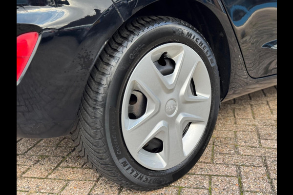 Ford Fiesta 1.1 Trend 2018 ZWART NAVI CLIMA NAP 1e Eig! Ford Fiesta 1.1 Trend 2018 ZWART NAVI CLIMA NAP 1e Eig!