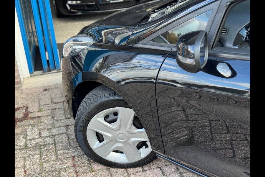 Ford Fiesta 1.1 Trend 2018 ZWART NAVI CLIMA NAP 1e Eig! Ford Fiesta 1.1 Trend 2018 ZWART NAVI CLIMA NAP 1e Eig!