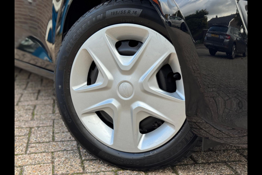 Ford Fiesta 1.1 Trend 2018 ZWART NAVI CLIMA NAP 1e Eig! Ford Fiesta 1.1 Trend 2018 ZWART NAVI CLIMA NAP 1e Eig!