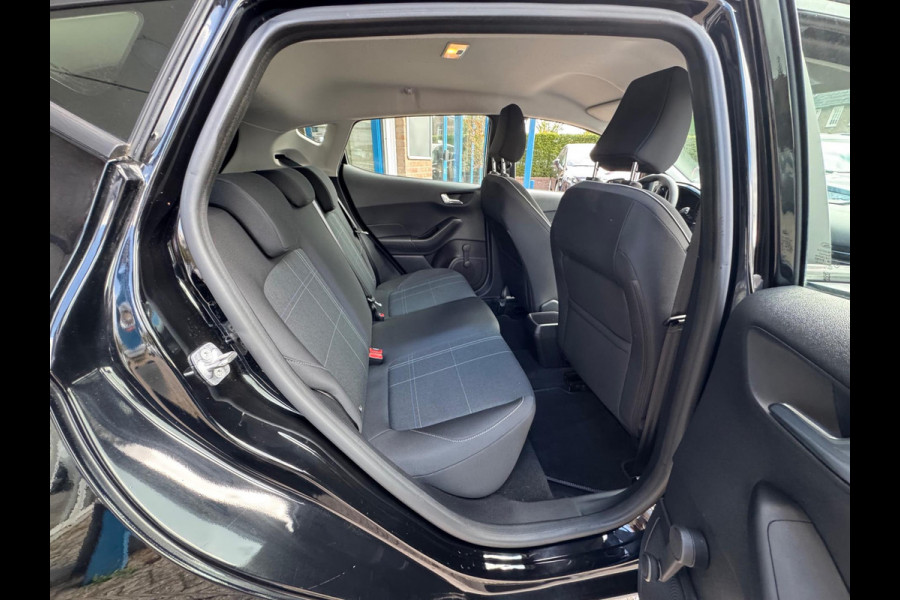 Ford Fiesta 1.1 Trend 2018 ZWART NAVI CLIMA NAP 1e Eig! Ford Fiesta 1.1 Trend 2018 ZWART NAVI CLIMA NAP 1e Eig!