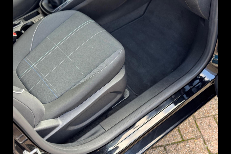 Ford Fiesta 1.1 Trend 2018 ZWART NAVI CLIMA NAP 1e Eig! Ford Fiesta 1.1 Trend 2018 ZWART NAVI CLIMA NAP 1e Eig!
