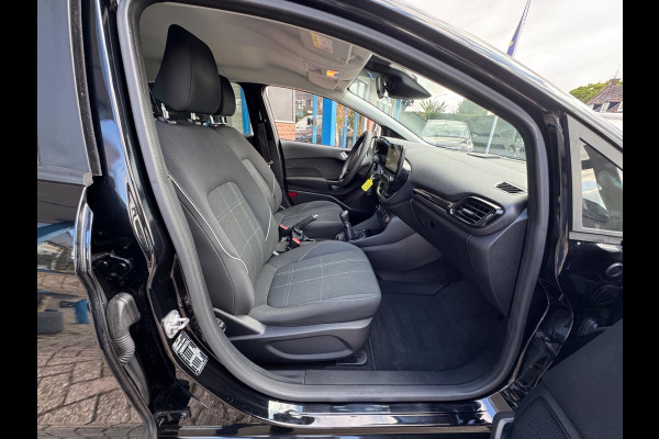 Ford Fiesta 1.1 Trend 2018 ZWART NAVI CLIMA NAP 1e Eig! Ford Fiesta 1.1 Trend 2018 ZWART NAVI CLIMA NAP 1e Eig!