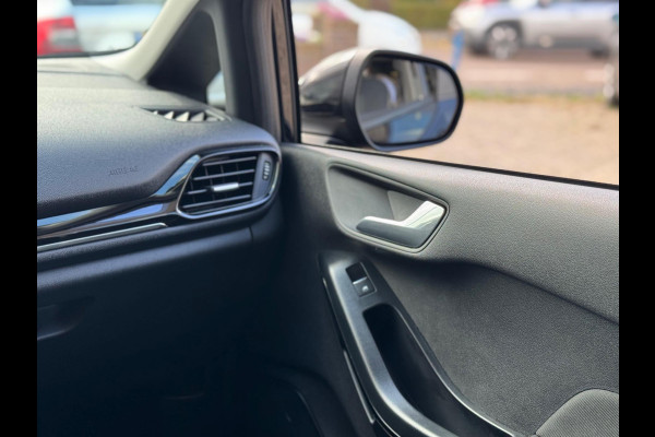 Ford Fiesta 1.1 Trend 2018 ZWART NAVI CLIMA NAP 1e Eig! Ford Fiesta 1.1 Trend 2018 ZWART NAVI CLIMA NAP 1e Eig!