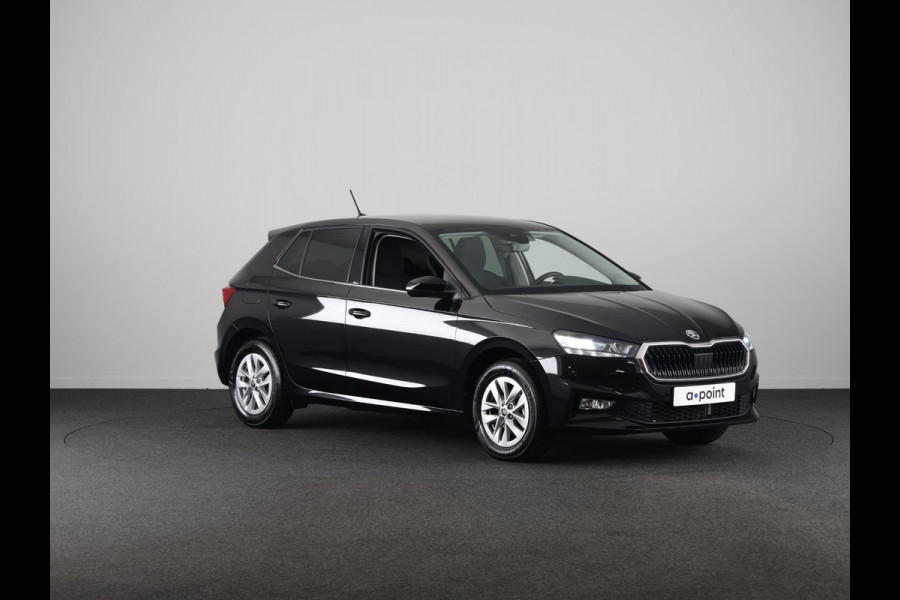 Škoda Octavia Combi 1.5 TSI MHEV Business Edition 115 pk DSG | Facelift | Verlengde garantie | Navigatie | Trekhaak (wegklapbaar) | Parkeersensoren | Achteruitrijcamera | Stoelverwarming |