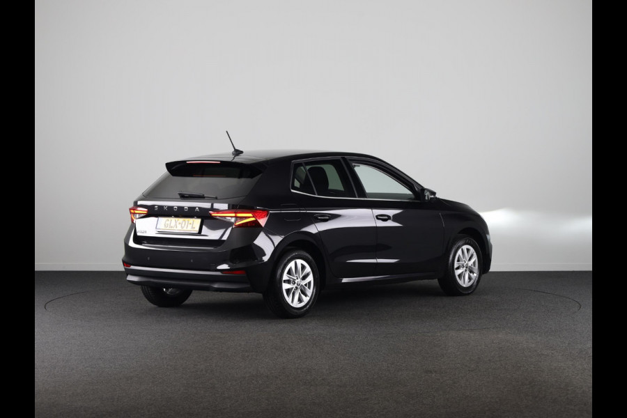 Škoda Octavia Combi 1.5 TSI MHEV Business Edition 115 pk DSG | Facelift | Verlengde garantie | Navigatie | Trekhaak (wegklapbaar) | Parkeersensoren | Achteruitrijcamera | Stoelverwarming |