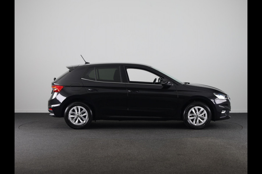 Škoda Octavia Combi 1.5 TSI MHEV Business Edition 115 pk DSG | Facelift | Verlengde garantie | Navigatie | Trekhaak (wegklapbaar) | Parkeersensoren | Achteruitrijcamera | Stoelverwarming |