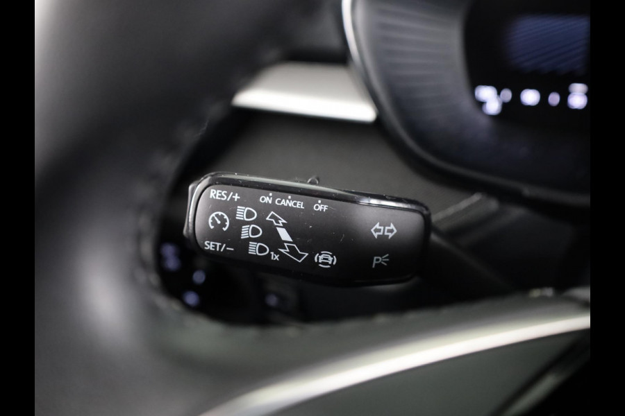 Škoda Octavia Combi 1.5 TSI MHEV Business Edition 115 pk DSG | Facelift | Verlengde garantie | Navigatie | Trekhaak (wegklapbaar) | Parkeersensoren | Achteruitrijcamera | Stoelverwarming |