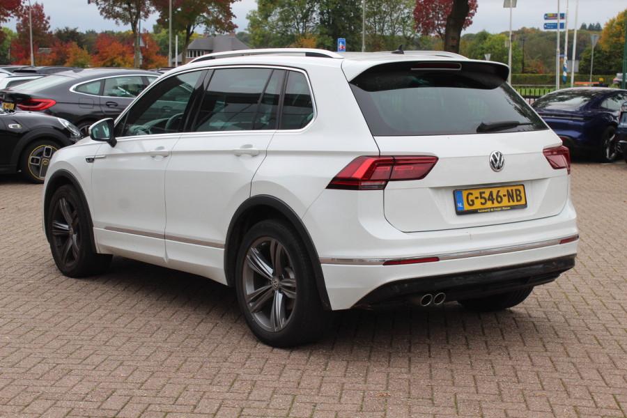 Volkswagen Tiguan 1.5 TSI ACT Highline Business 3x R-Line / CarPlay / Keyless / Dodehoek / 19'' / Navigatie / Stoelverwarming / DAB / ACC Volkswagen Tiguan 1.5 TSI ACT Highline Business 3x R-Line / CarPlay / Keyless / Dodehoek / 19'' / Navigatie / Stoelverwarming / DAB / ACC