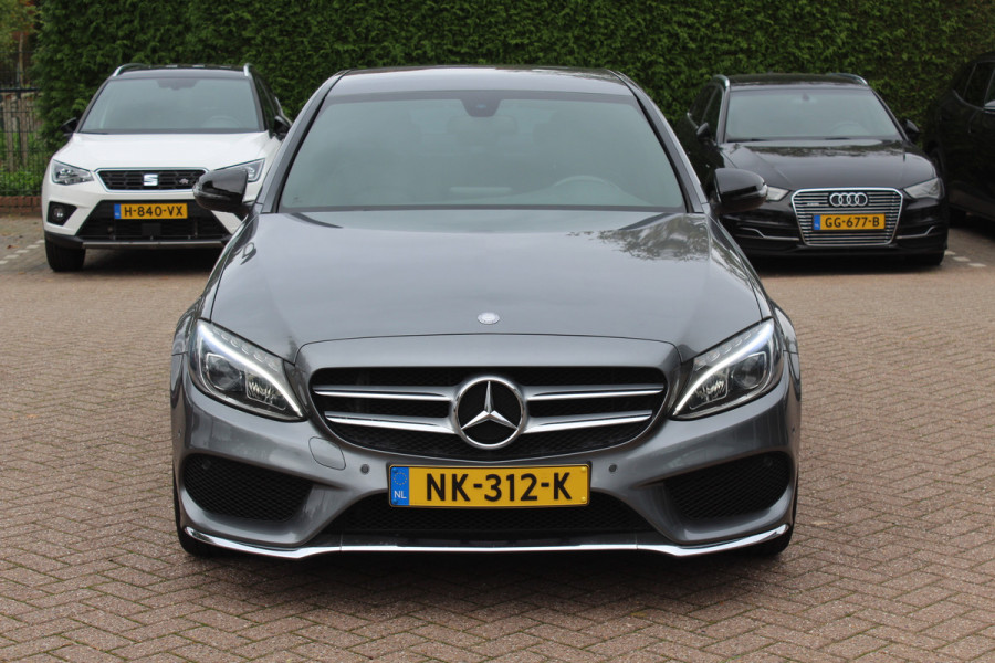 Mercedes-Benz C-Klasse 180 AMG Sport Edition / Leder / Navigatie / Parkeerhulp / 18'' / Bluetooth / Cruise Control Mercedes-Benz C-Klasse 180 AMG Sport Edition / Leder / Navigatie / Parkeerhulp / 18'' / Bluetooth / Cruise Control