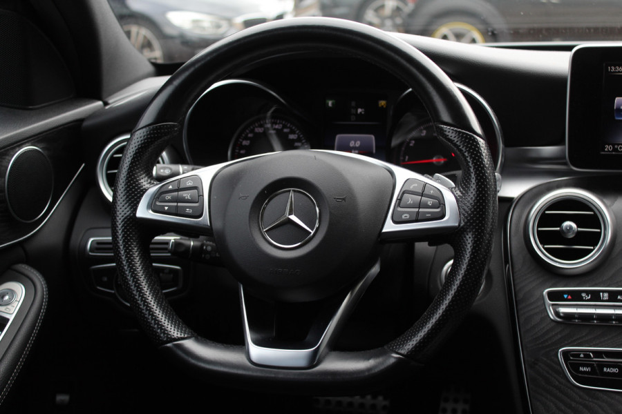 Mercedes-Benz C-Klasse 180 AMG Sport Edition / Leder / Navigatie / Parkeerhulp / 18'' / Bluetooth / Cruise Control Mercedes-Benz C-Klasse 180 AMG Sport Edition / Leder / Navigatie / Parkeerhulp / 18'' / Bluetooth / Cruise Control
