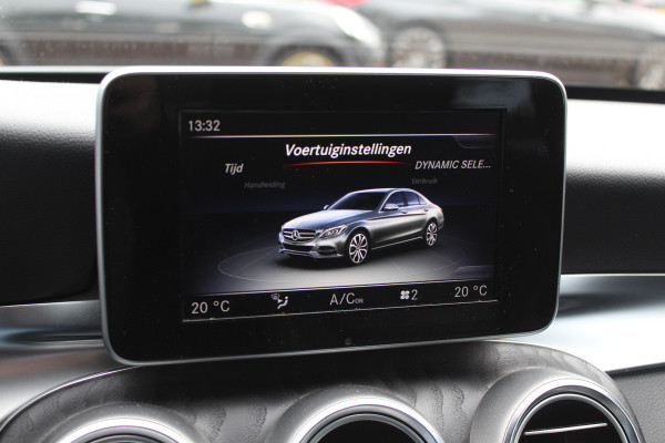 Mercedes-Benz C-Klasse 180 AMG Sport Edition / Leder / Navigatie / Parkeerhulp / 18'' / Bluetooth / Cruise Control Mercedes-Benz C-Klasse 180 AMG Sport Edition / Leder / Navigatie / Parkeerhulp / 18'' / Bluetooth / Cruise Control