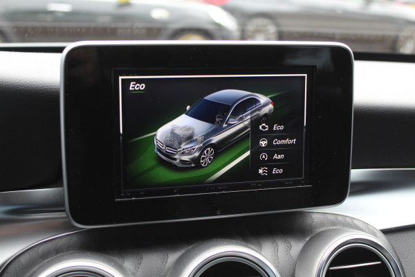 Mercedes-Benz C-Klasse 180 AMG Sport Edition / Leder / Navigatie / Parkeerhulp / 18'' / Bluetooth / Cruise Control Mercedes-Benz C-Klasse 180 AMG Sport Edition / Leder / Navigatie / Parkeerhulp / 18'' / Bluetooth / Cruise Control