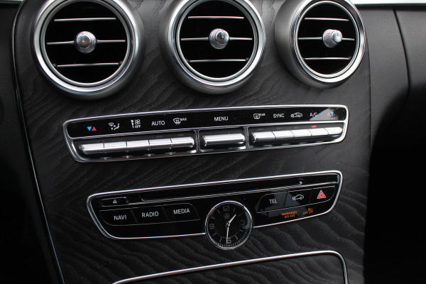 Mercedes-Benz C-Klasse 180 AMG Sport Edition / Leder / Navigatie / Parkeerhulp / 18'' / Bluetooth / Cruise Control Mercedes-Benz C-Klasse 180 AMG Sport Edition / Leder / Navigatie / Parkeerhulp / 18'' / Bluetooth / Cruise Control
