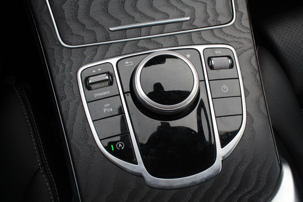 Mercedes-Benz C-Klasse 180 AMG Sport Edition / Leder / Navigatie / Parkeerhulp / 18'' / Bluetooth / Cruise Control Mercedes-Benz C-Klasse 180 AMG Sport Edition / Leder / Navigatie / Parkeerhulp / 18'' / Bluetooth / Cruise Control