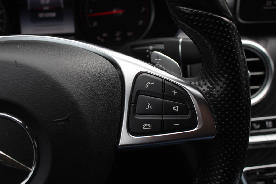 Mercedes-Benz C-Klasse 180 AMG Sport Edition / Leder / Navigatie / Parkeerhulp / 18'' / Bluetooth / Cruise Control Mercedes-Benz C-Klasse 180 AMG Sport Edition / Leder / Navigatie / Parkeerhulp / 18'' / Bluetooth / Cruise Control