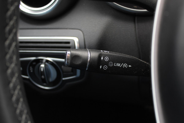 Mercedes-Benz C-Klasse 180 AMG Sport Edition / Leder / Navigatie / Parkeerhulp / 18'' / Bluetooth / Cruise Control Mercedes-Benz C-Klasse 180 AMG Sport Edition / Leder / Navigatie / Parkeerhulp / 18'' / Bluetooth / Cruise Control