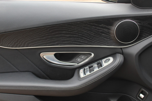 Mercedes-Benz C-Klasse 180 AMG Sport Edition / Leder / Navigatie / Parkeerhulp / 18'' / Bluetooth / Cruise Control Mercedes-Benz C-Klasse 180 AMG Sport Edition / Leder / Navigatie / Parkeerhulp / 18'' / Bluetooth / Cruise Control