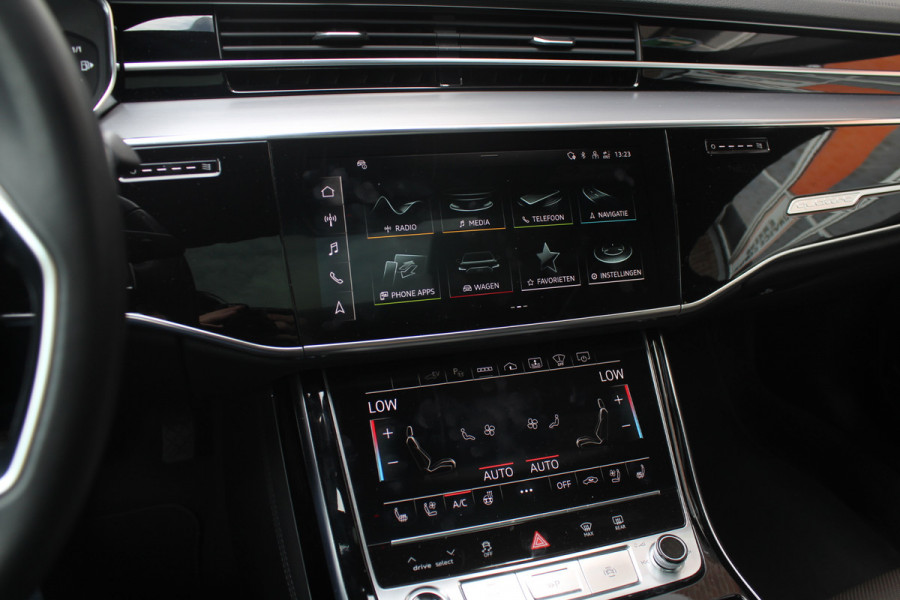 Audi A8 60 TFSI e quattro Pro Line Plus 476pk NL Auto! / Panoramadak / 360Camera / Head-up / B&O / Luxe Leder / Softclose / Keyless / Luchtvering / Stoelmassage / Stoelventilatie