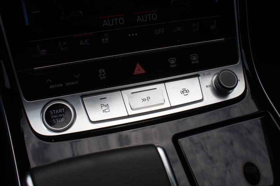 Audi A8 60 TFSI e quattro Pro Line Plus 476pk NL Auto! / Panoramadak / 360Camera / Head-up / B&O / Luxe Leder / Softclose / Keyless / Luchtvering / Stoelmassage / Stoelventilatie