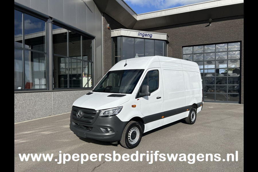Mercedes-Benz Sprinter 317 CDI L2 H2 PRO Facelift / LED / MBUX / Navigatie / Camera / Parkeersensoren / Cruise control / Airco / 270 Graden achterdeure