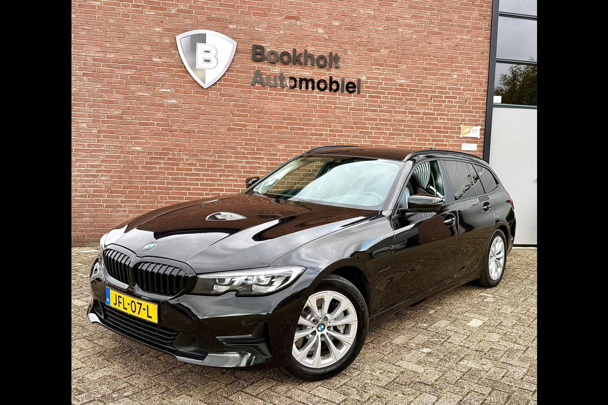 BMW 3 Serie Touring 330e Camera. M-stuur, Tr.haak, Carplay, DAB BMW 3 Serie Touring 330e Camera. M-stuur, Tr.haak, Carplay, DAB